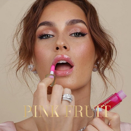 La PIEL Juicy Lips Pink Fruit Lip Oil Ridokosa Model Nanosenje
